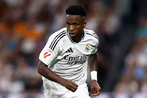 صباحك أوروبي.. تحذير أموريم.. أزمة فينيسيوس.. وتجديد عقد كوندي